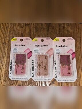 2 x L.A. Colors Powder Blush- Vintage Rose & L.A Colors Highlighter- Yearning